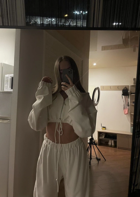 Buzo Hoodie Crop Friza - comprar online