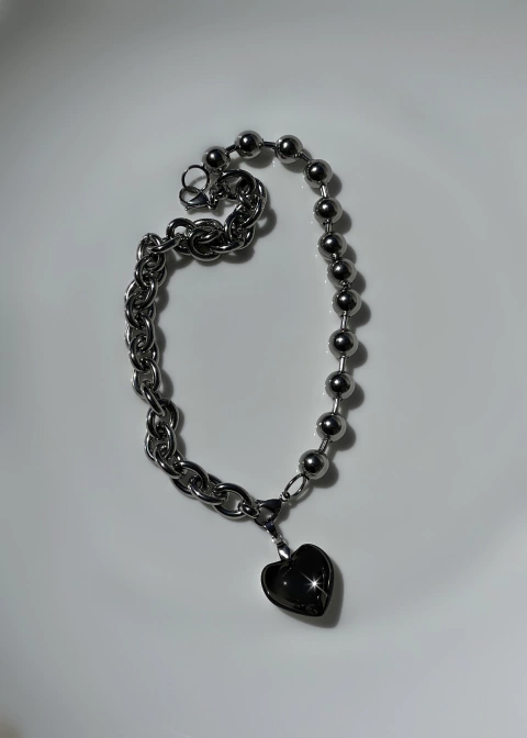 Correa Love Heart Black