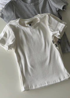 Remera Básica al Cuerpo - tienda online