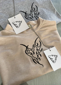 OVERSIZED CROP CORAZÓN - comprar online