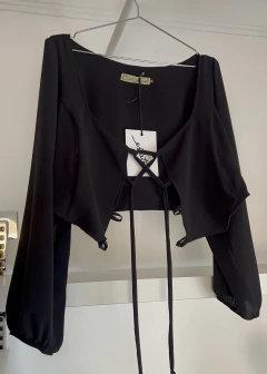 Camisa Crop Trenzada