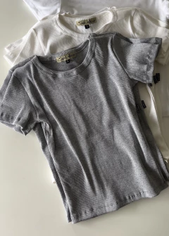 Imagen de Remera Básica al Cuerpo