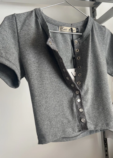 Remera Crop Abotonada