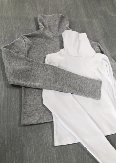 Polera Crop Poly (doble cuello) - comprar online