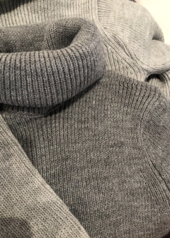 Polera Punto Elástico Essential High Neck (11 colores)