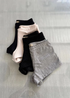 Mini Short Básico en internet