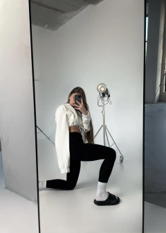 Imagen de Buzo Hoodie Crop Friza