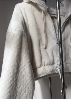 Campera Hoodie Crop Skin - Estate Atenta