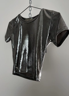 Remera Crop Metal Party