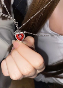 Collar Corazón y Daga