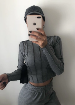 Camiseta Janelle (con costuras a tono) - comprar online