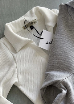 Camiseta Crop Cuello Chomba - Estate Atenta