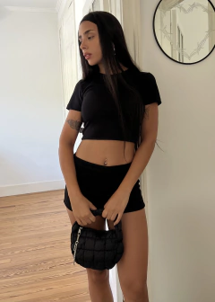 Mini Short Básico en internet