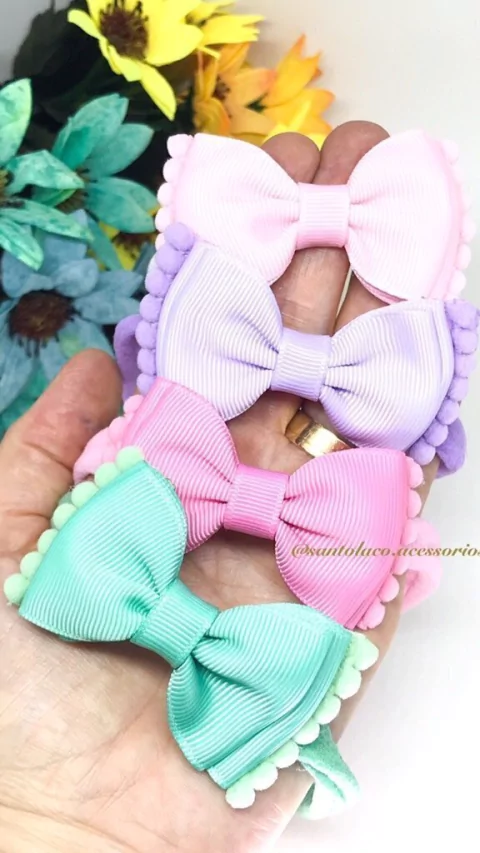 Lacinho Lorena pompom