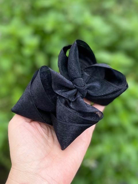 Laço preto organza