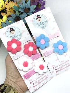 Parzinho presilha de florzinha pompom - loja online