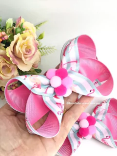 Laço e tiara Flamingos na internet