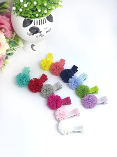 Parzinho de presilhas fru-fru na internet