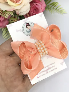 Laço Bella Duplo Organza Coral com Pérolas - Santo Laço Acessorios
