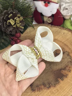 Laço Mel pérolas e strass na internet