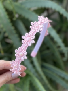 Tiara florzinhas rendada - Santo Laço Acessorios