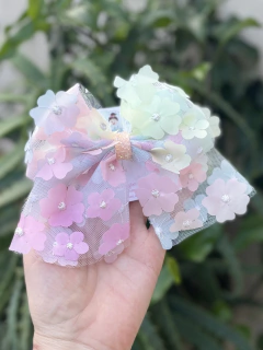 Laço tule floral luxo na internet