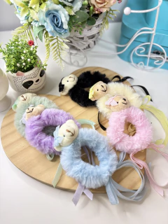 Porta coque/scrunchie pelúcia