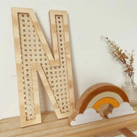 Inicial com palha | N