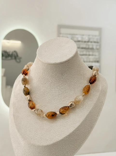 Collar choker acrílico