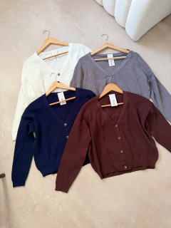 CARDIGAN BASICO DE HILO - comprar online