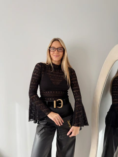 POLERA AWADA ENCAJE - tienda online