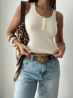 MUSCULOSA TEJIDA BOTON - comprar online