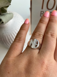 ANILLO INICIALES REDONDO GRANDE - comprar online