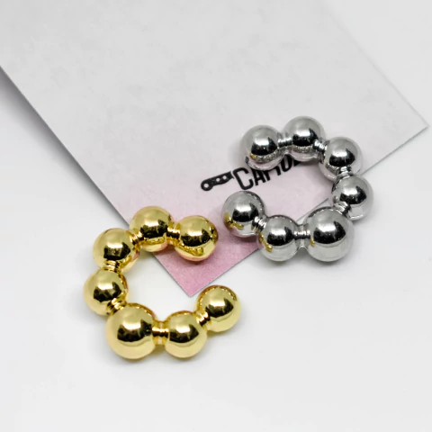 ear cuff - bolitas