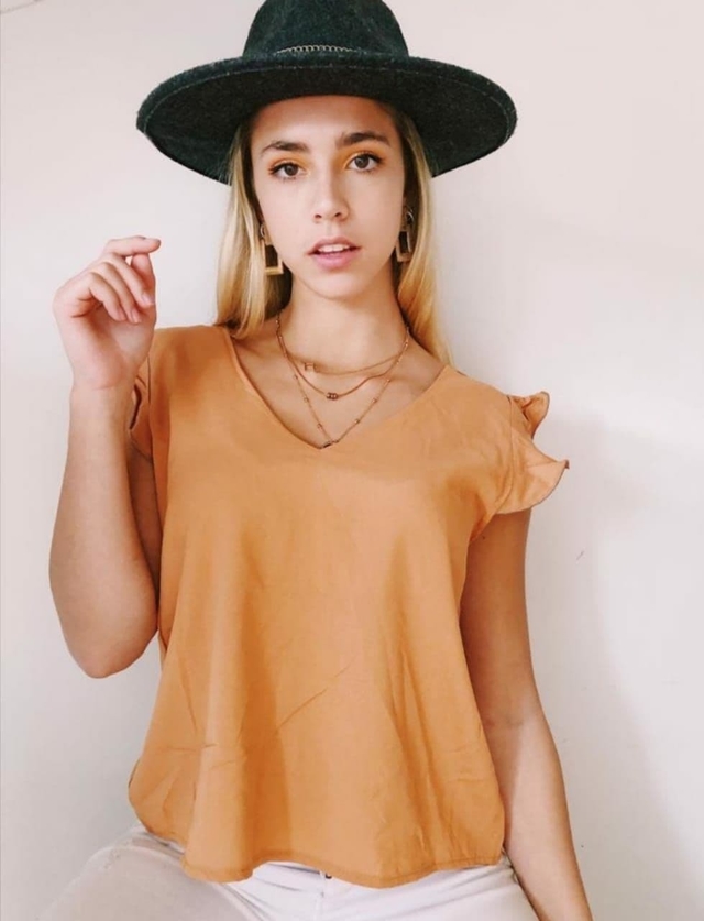 Remera Camelia thumbnail 2