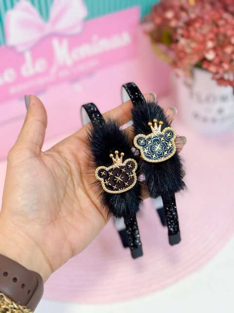 Tiara preta pompom