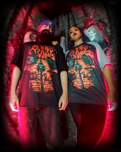 CAMISA THE CREATURE na internet