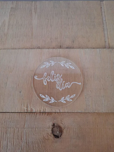 Stamp de 7cm Feliz día con hojas