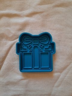 Cortante regalo de 8x8cm