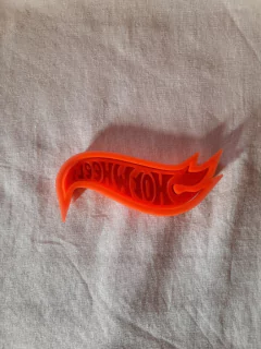 Cortante logo hot weels de 12x5cm