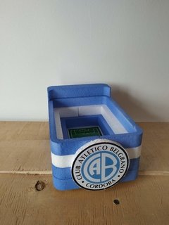 Cancha de Belgrano de 16x10cm en internet
