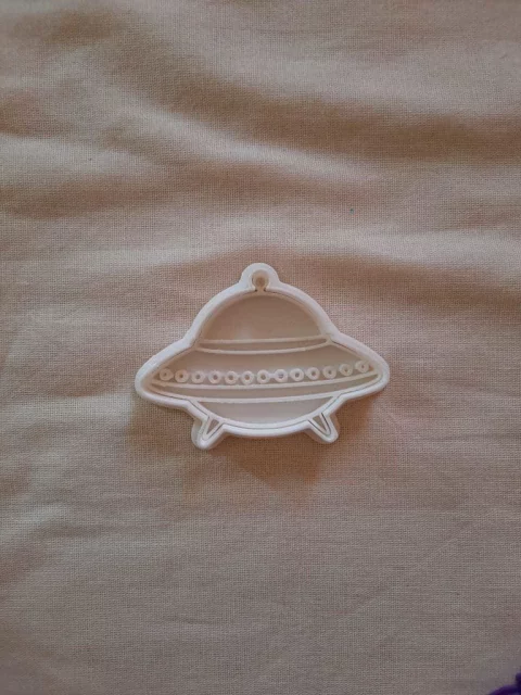 Cortante nave espacial de9x7cm