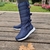 Bota Forrada Neve e Frio Cano Longo Velcro Marinho