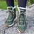 Bota Forrada Neve e Frio Nylon Bordado Verde Musgo