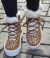 Bota Forrada Pelo Couro Tiger Caramelo