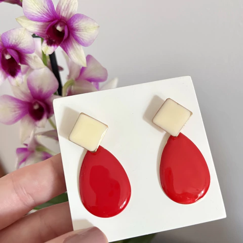 Brinco resina - opções de cores nas fotos - Br0062