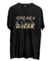Remera GIVE ME A BREAK NEGRO ALTERNATIVE GRAFIZONA®