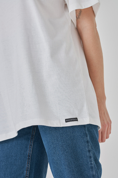 REMERA POSTALES - CRUDA en internet