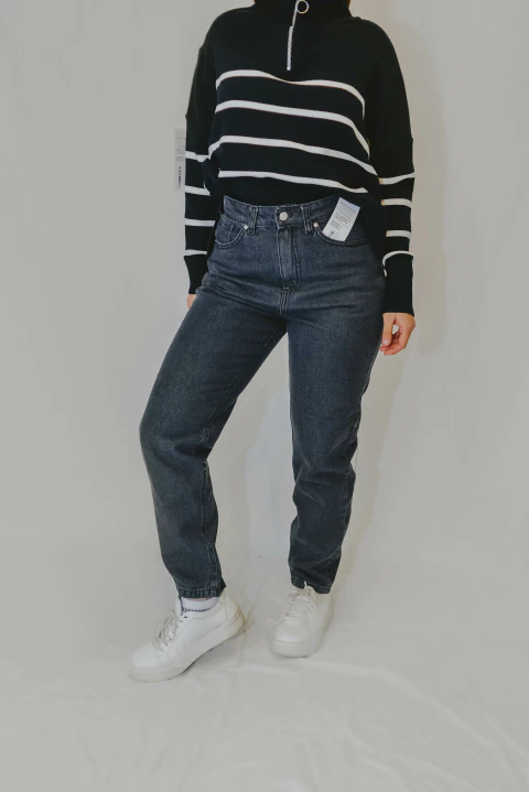 Jeans Mom Black - Tiro alto (BLACK FRIDAY! 60% OFF $28000.- EFVO) - comprar online