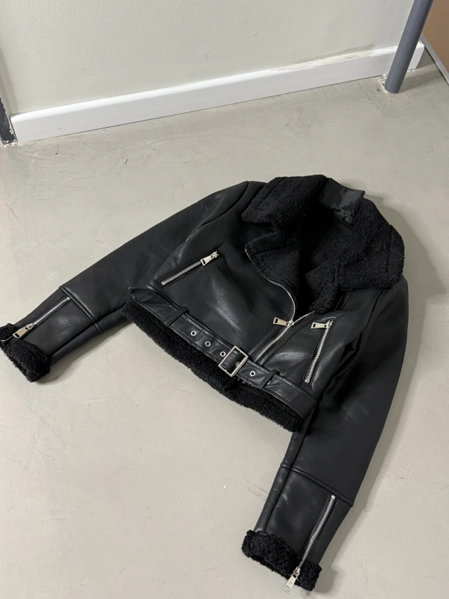 CAMPERA CHRISTIAN (SOLO TRANSF/ $69900 UNICO PRECIO) — imagen 3